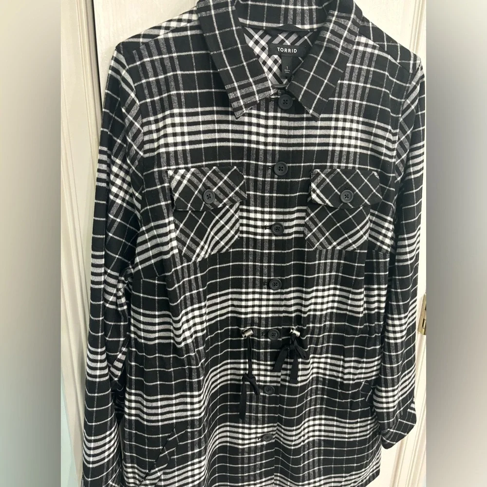 Torrid Size 1 Cinchwaist Lightweight Flannel - Size 1 - Picture 2 of 6